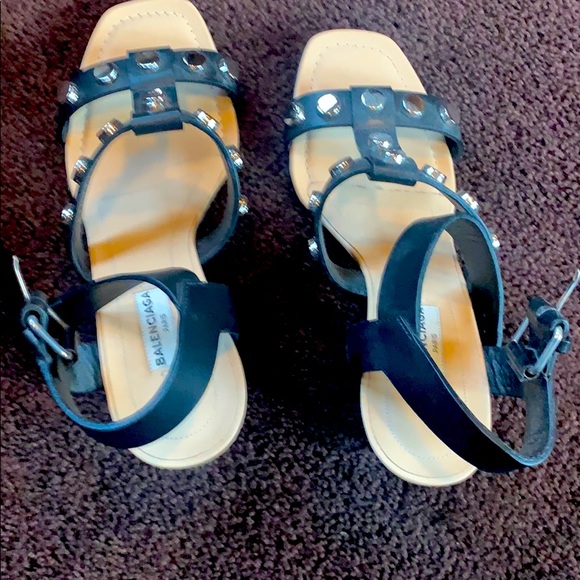 Sandals - Picture 1 of 2